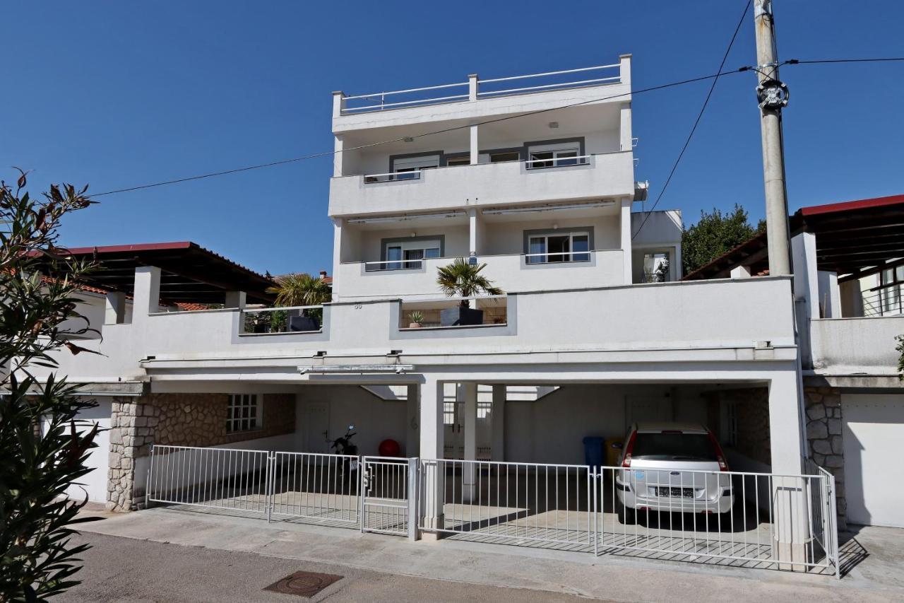 Apartment With A Parking Space - 12592 Crikvenica